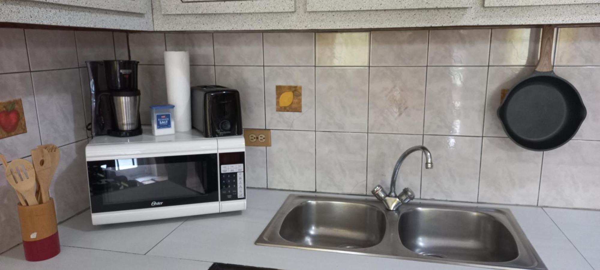 More Than Beauty Properties Leonards Habitación foto