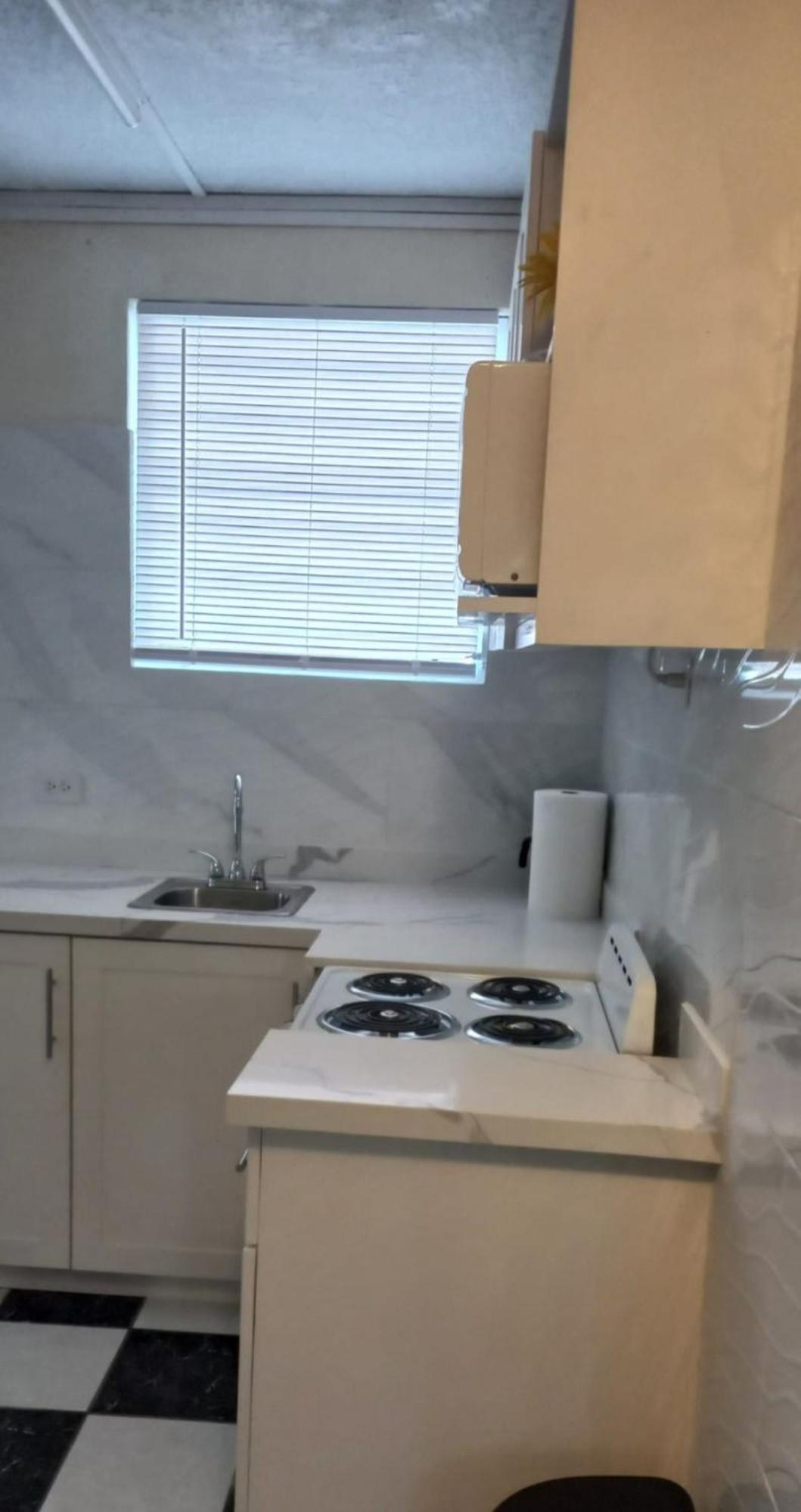 More Than Beauty Properties Leonards Habitación foto